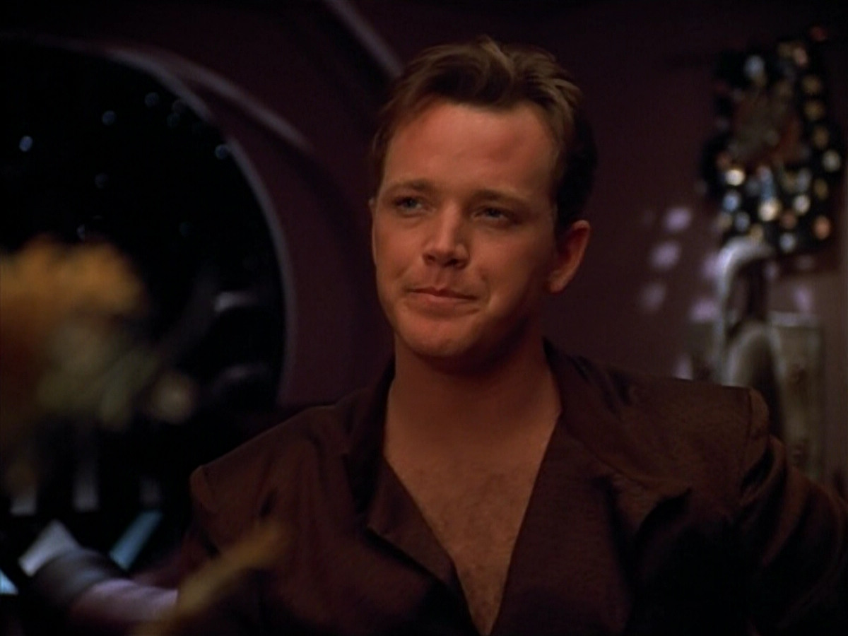 extant_StarTrek_VOY_4x09-YearOfHellPart2_00705.jpg