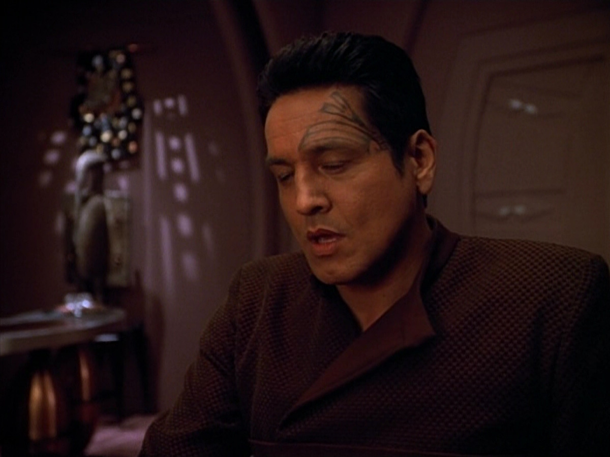 extant_StarTrek_VOY_4x09-YearOfHellPart2_00721.jpg