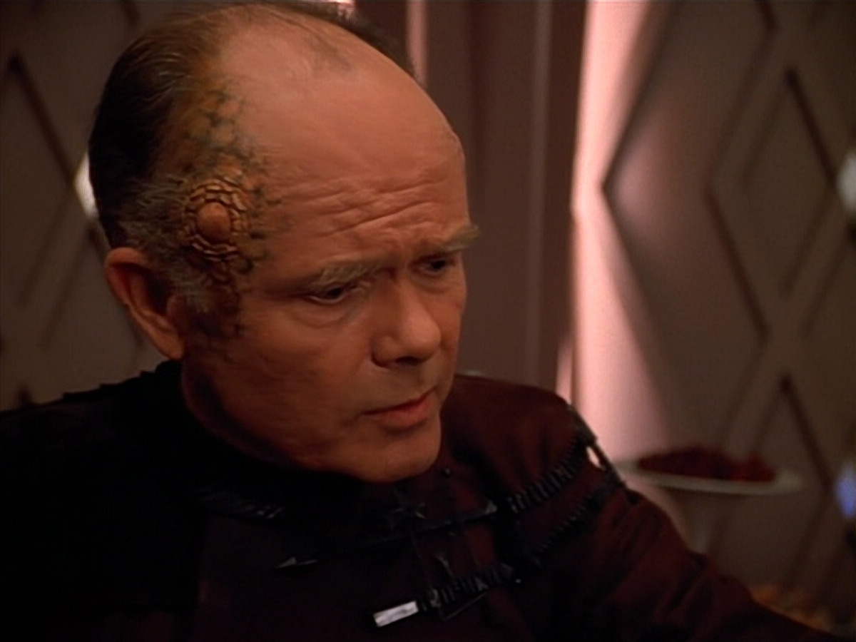 extant_StarTrek_VOY_4x09-YearOfHellPart2_00726.jpg