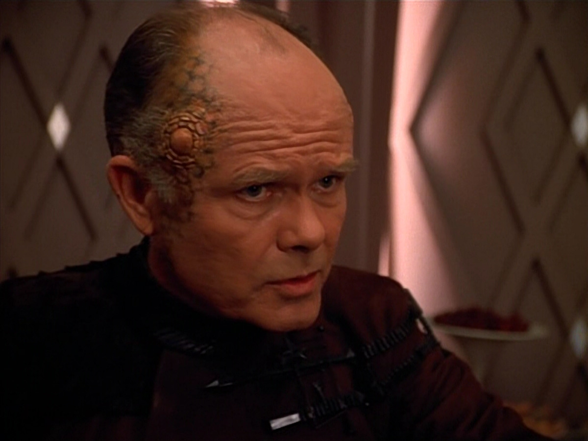 extant_StarTrek_VOY_4x09-YearOfHellPart2_00727.jpg