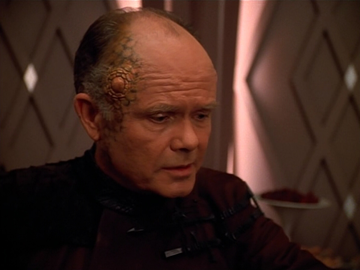 extant_StarTrek_VOY_4x09-YearOfHellPart2_00728.jpg