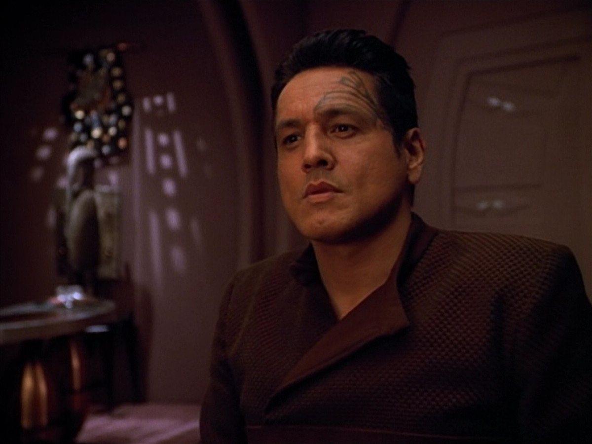 extant_StarTrek_VOY_4x09-YearOfHellPart2_00733.jpg