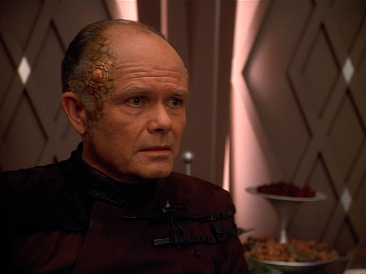 extant_StarTrek_VOY_4x09-YearOfHellPart2_00744.jpg