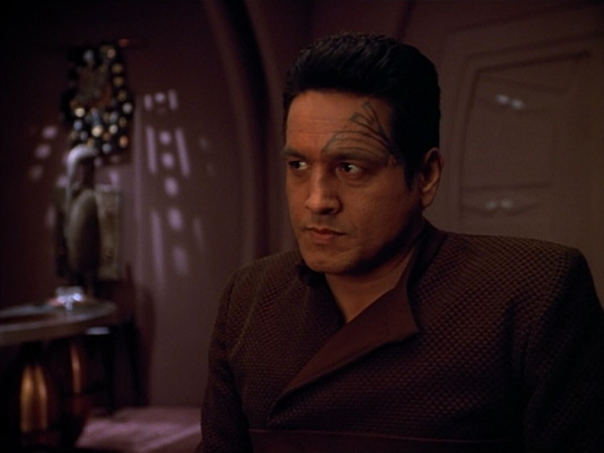 extant_StarTrek_VOY_4x09-YearOfHellPart2_00747.jpg