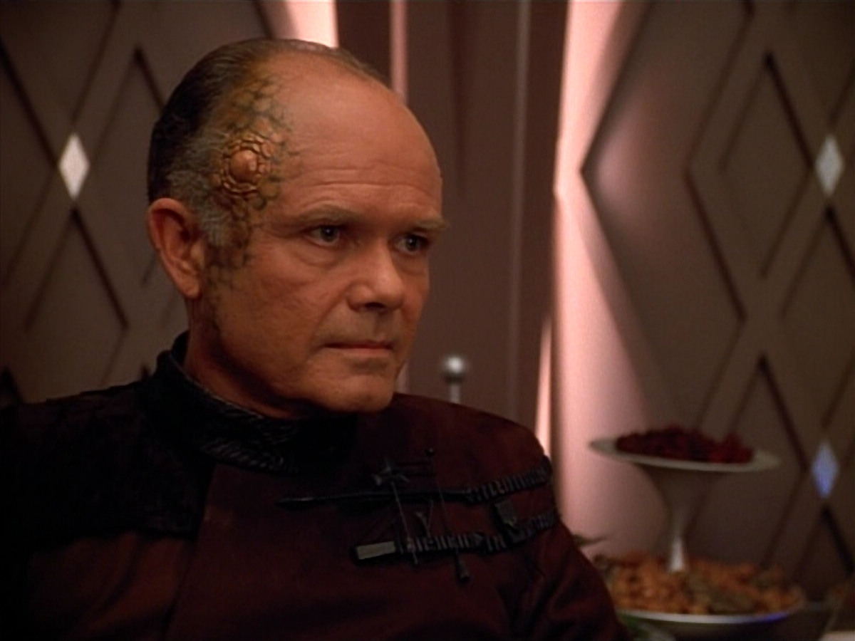 extant_StarTrek_VOY_4x09-YearOfHellPart2_00753.jpg