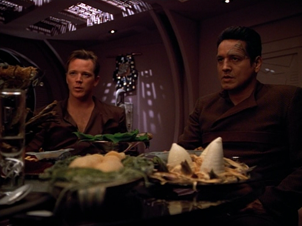 extant_StarTrek_VOY_4x09-YearOfHellPart2_00776.jpg