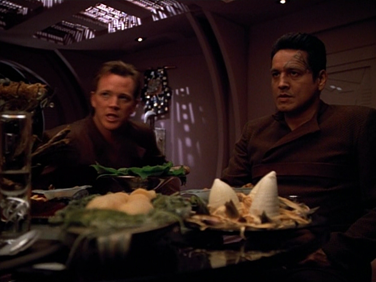 extant_StarTrek_VOY_4x09-YearOfHellPart2_00777.jpg