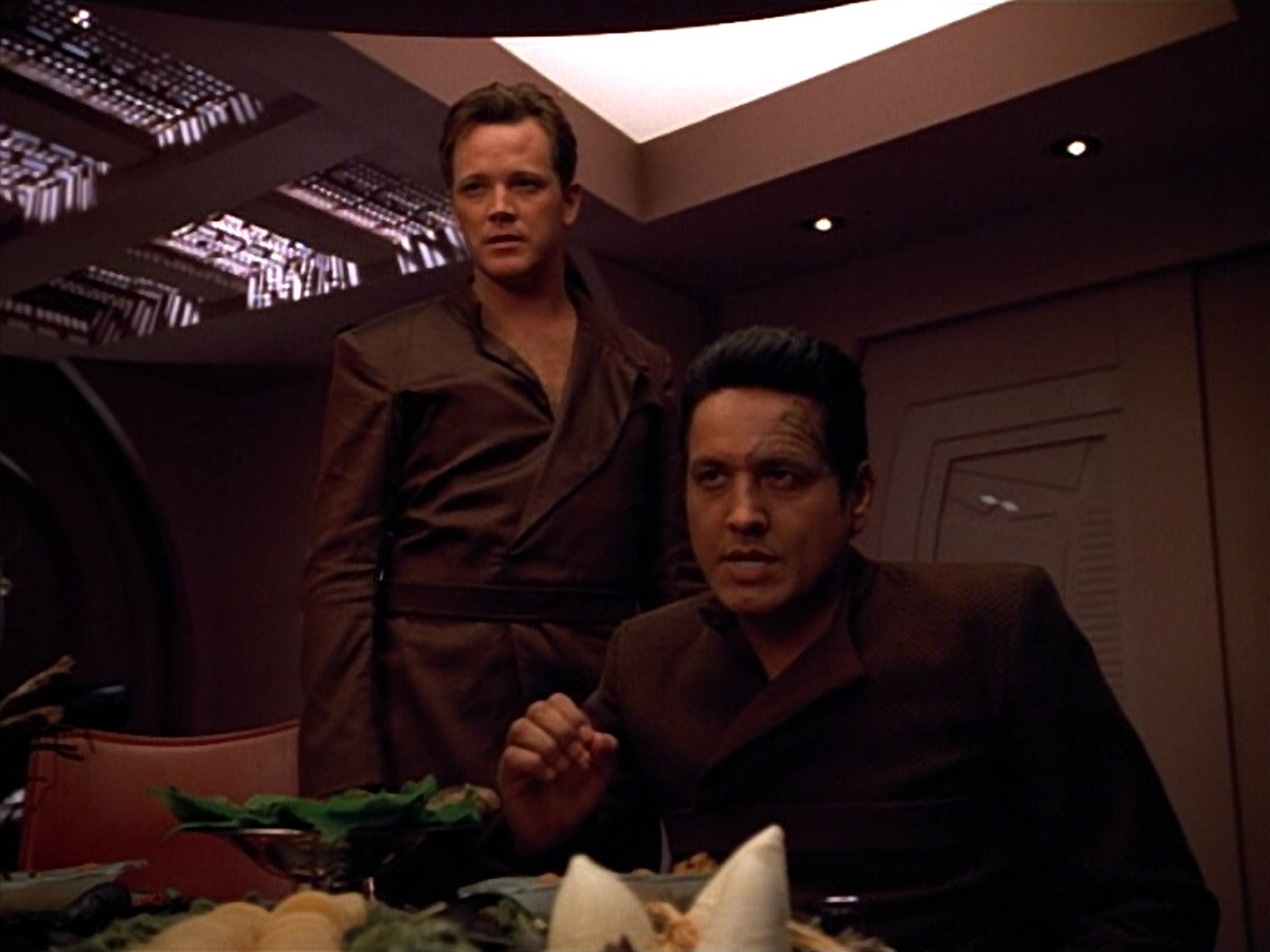extant_StarTrek_VOY_4x09-YearOfHellPart2_00790.jpg