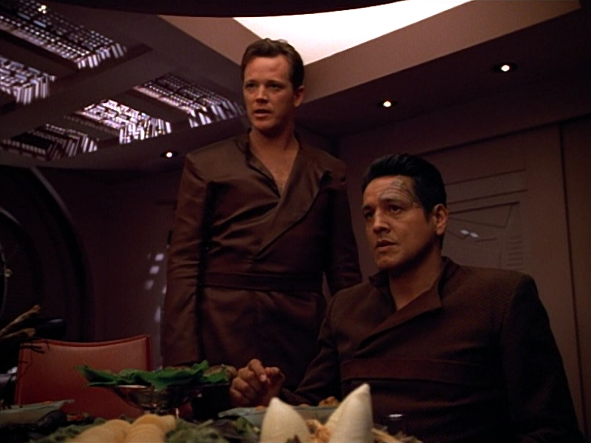 extant_StarTrek_VOY_4x09-YearOfHellPart2_00809.jpg