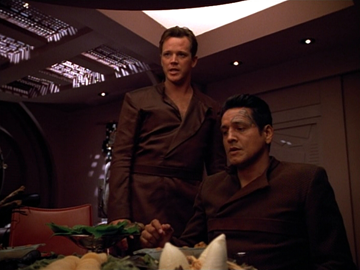extant_StarTrek_VOY_4x09-YearOfHellPart2_00810.jpg