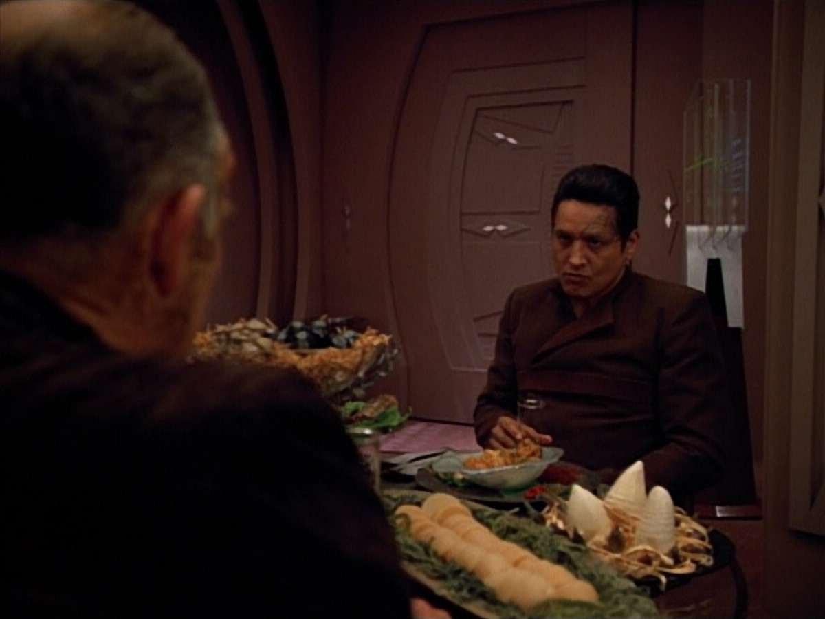 extant_StarTrek_VOY_4x09-YearOfHellPart2_00871.jpg