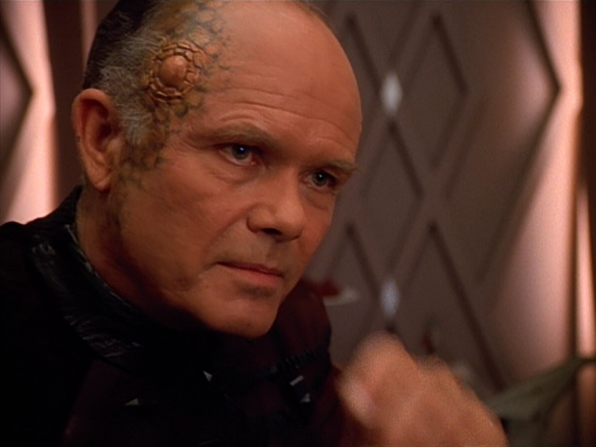extant_StarTrek_VOY_4x09-YearOfHellPart2_00872.jpg