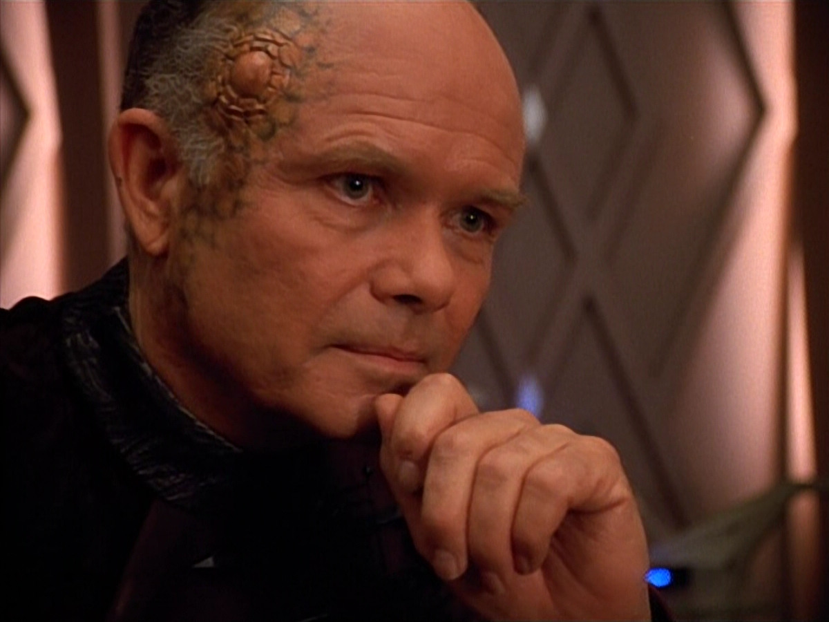 extant_StarTrek_VOY_4x09-YearOfHellPart2_00875.jpg