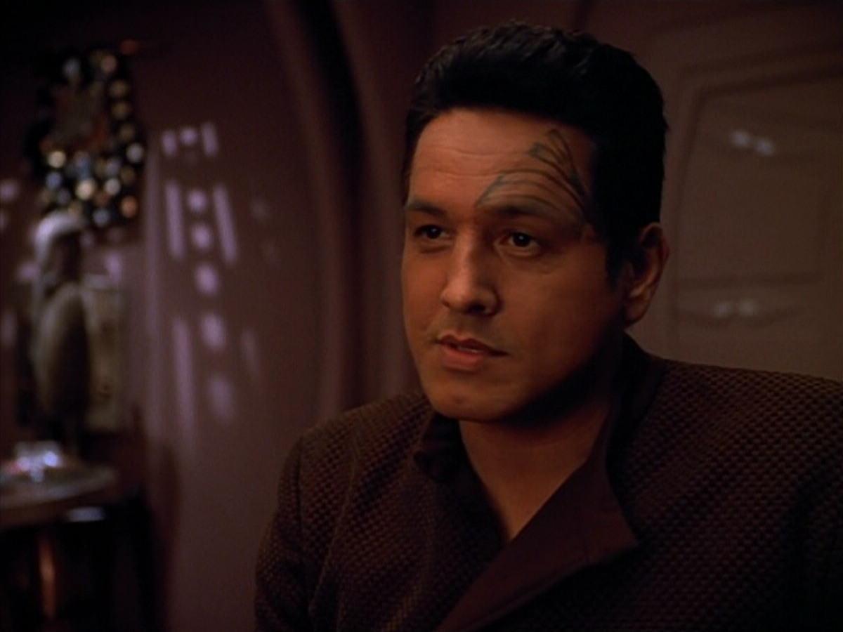 extant_StarTrek_VOY_4x09-YearOfHellPart2_00882.jpg