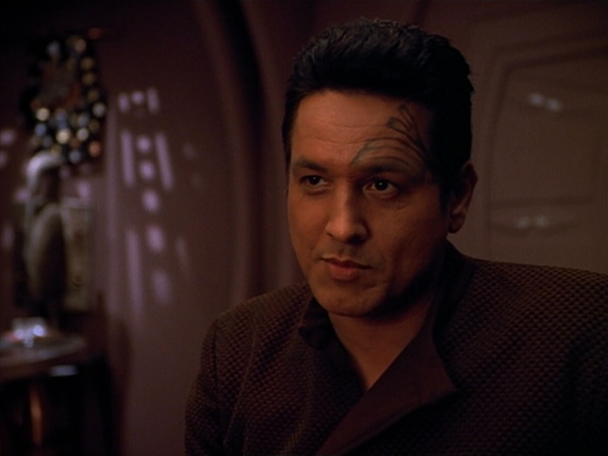 extant_StarTrek_VOY_4x09-YearOfHellPart2_00884.jpg