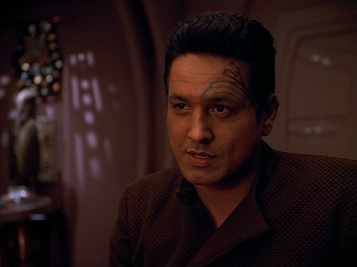 extant_StarTrek_VOY_4x09-YearOfHellPart2_00885.jpg