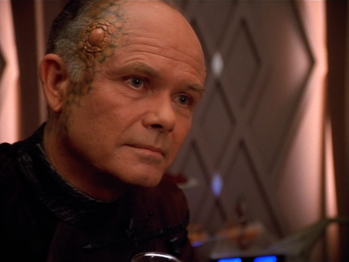 extant_StarTrek_VOY_4x09-YearOfHellPart2_00920.jpg