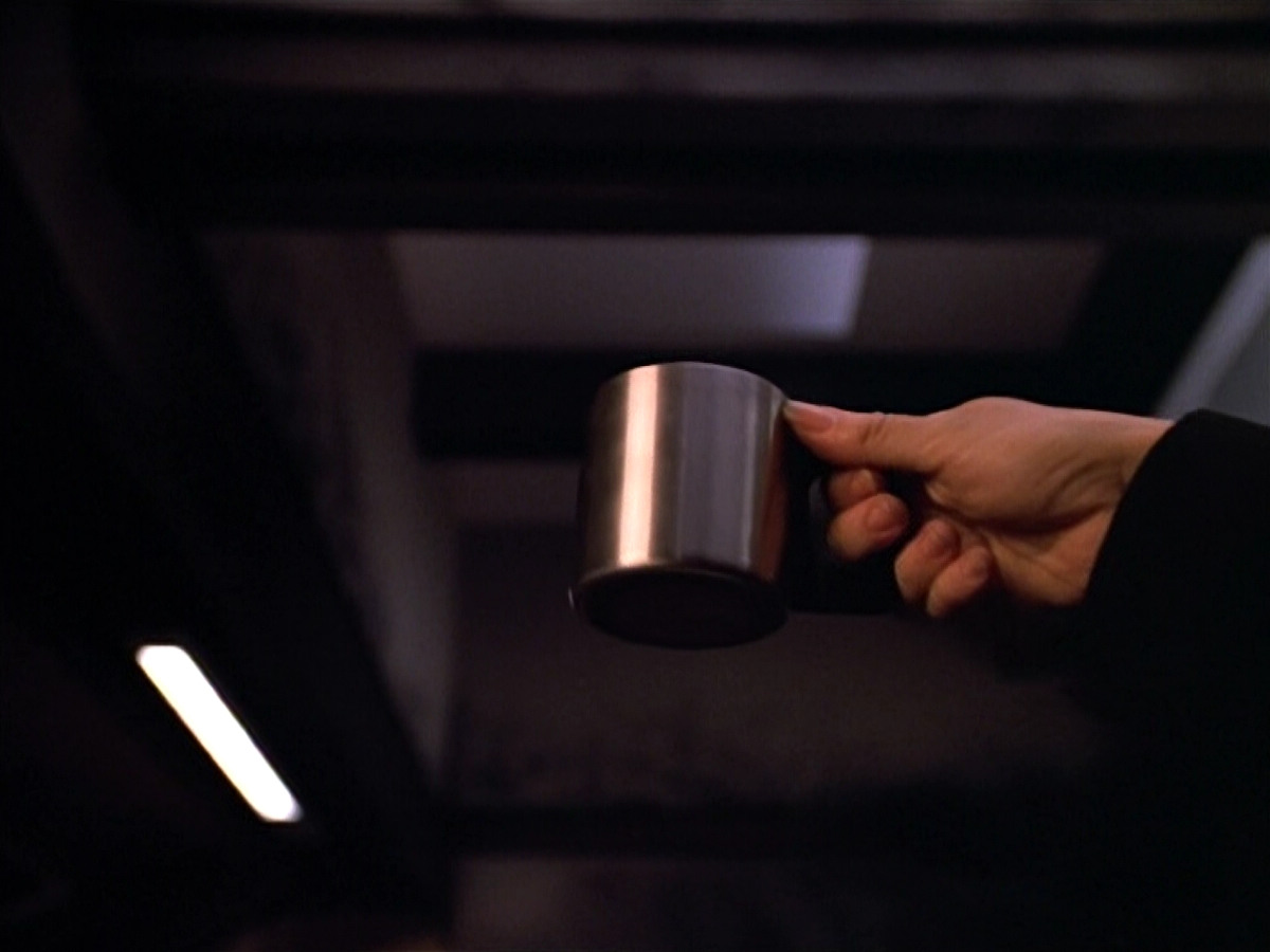 extant_StarTrek_VOY_4x09-YearOfHellPart2_00924.jpg