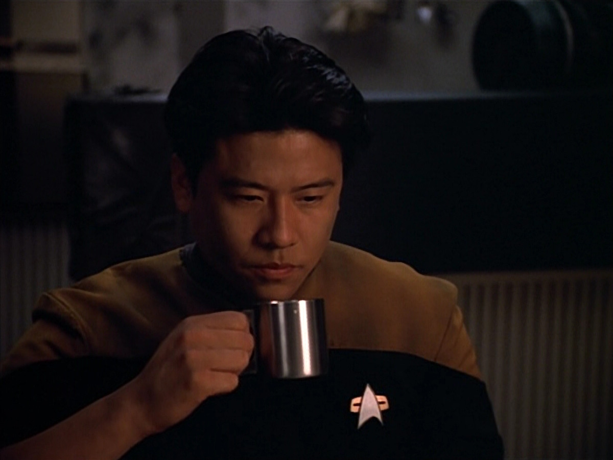 extant_StarTrek_VOY_4x09-YearOfHellPart2_00936.jpg