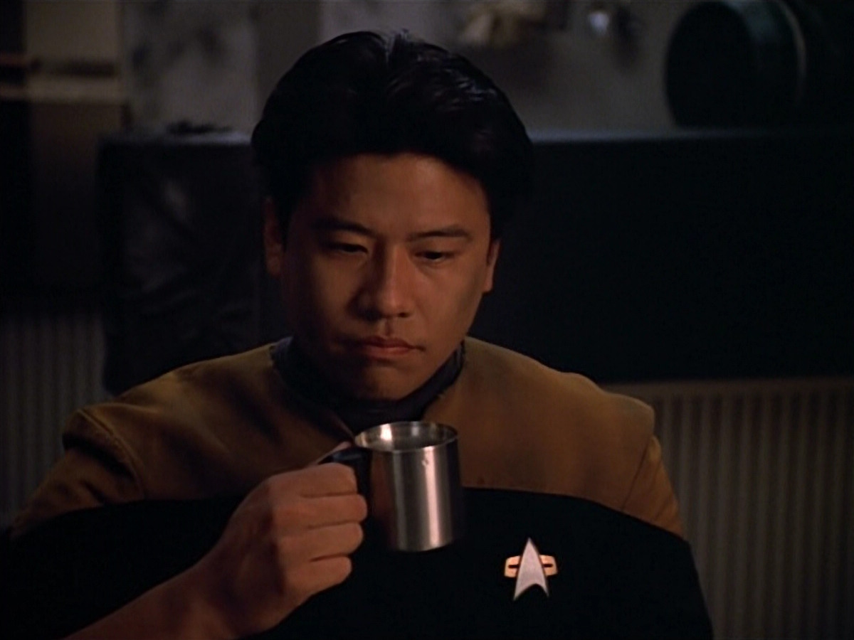 extant_StarTrek_VOY_4x09-YearOfHellPart2_00955.jpg