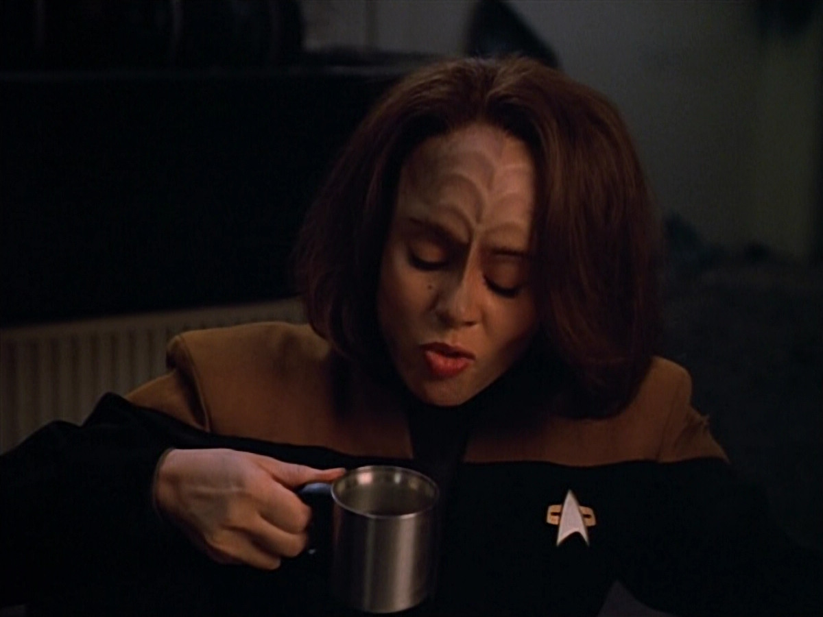 extant_StarTrek_VOY_4x09-YearOfHellPart2_00959.jpg