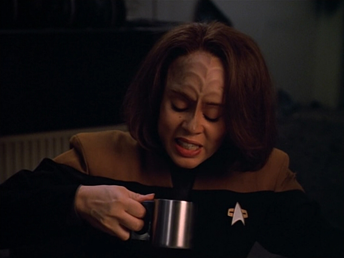 extant_StarTrek_VOY_4x09-YearOfHellPart2_00961.jpg
