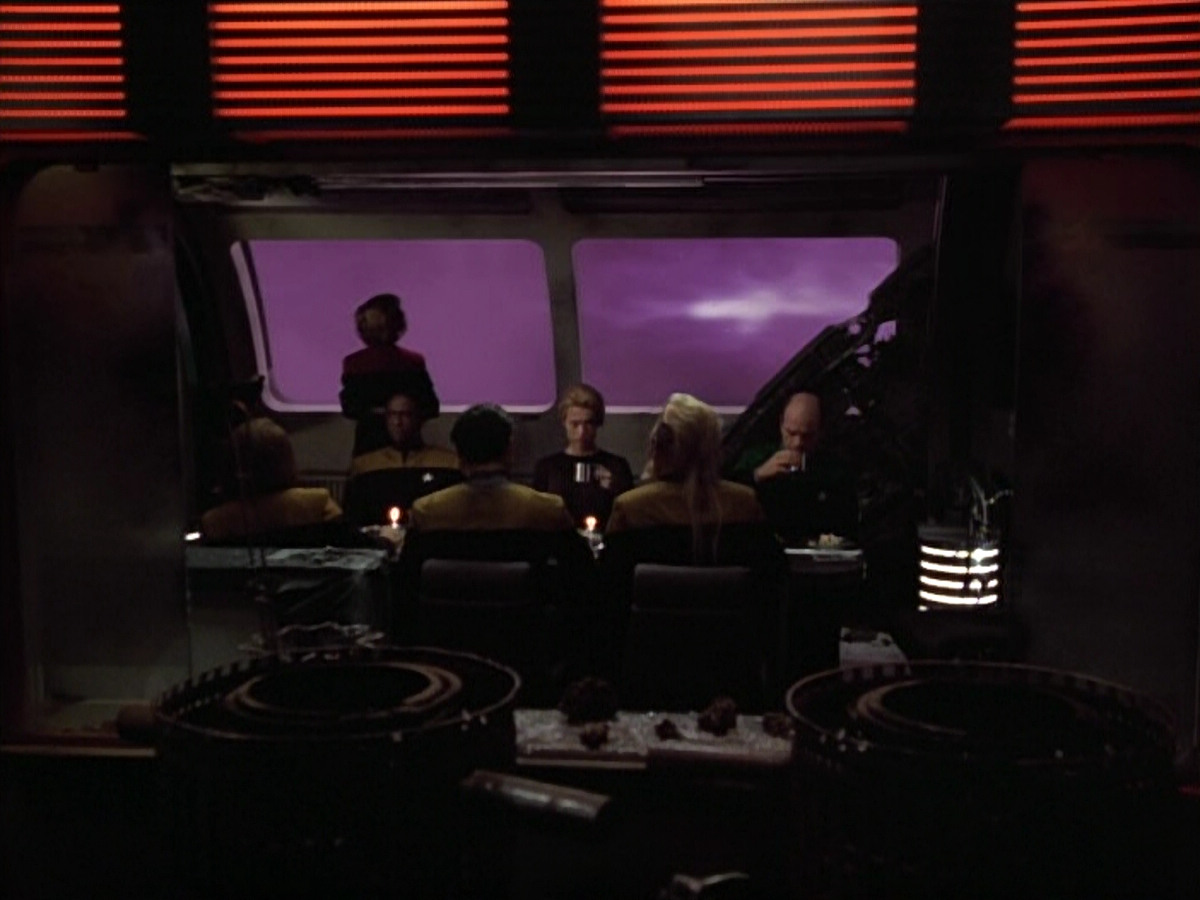 extant_StarTrek_VOY_4x09-YearOfHellPart2_00979.jpg