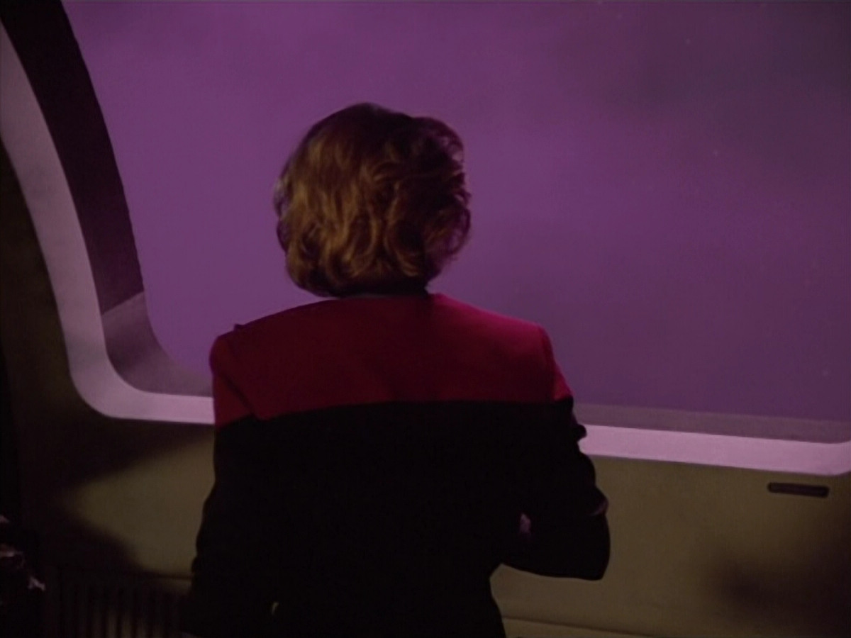 extant_StarTrek_VOY_4x09-YearOfHellPart2_01040.jpg