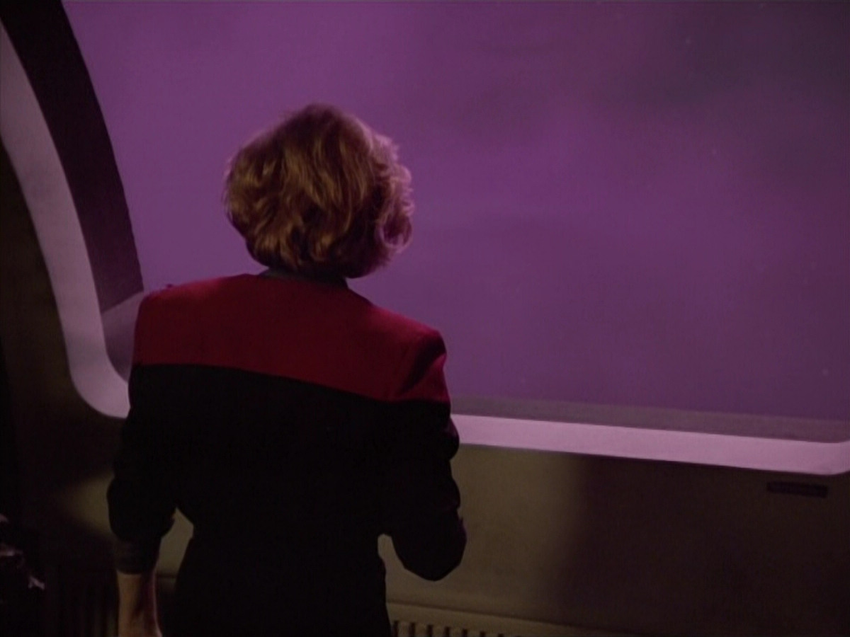 extant_StarTrek_VOY_4x09-YearOfHellPart2_01044.jpg