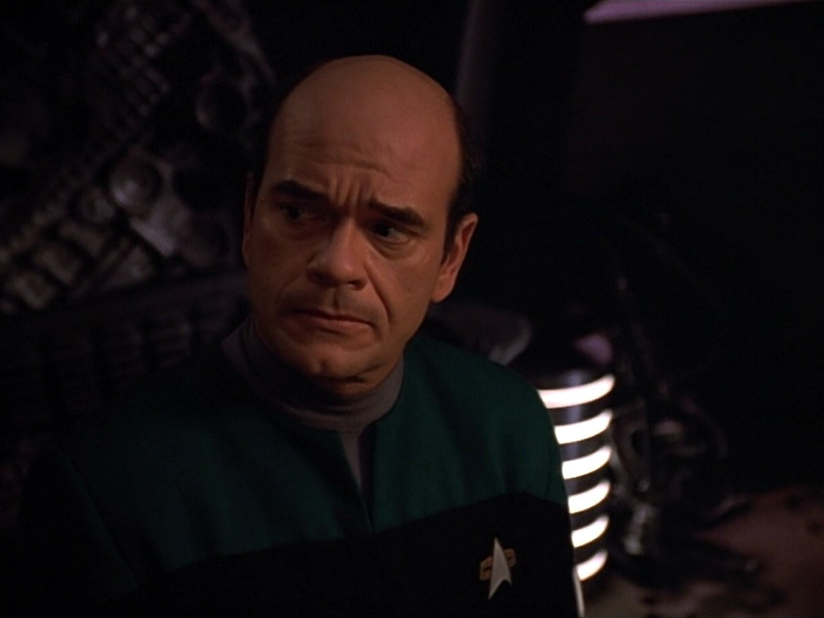 extant_StarTrek_VOY_4x09-YearOfHellPart2_01052.jpg