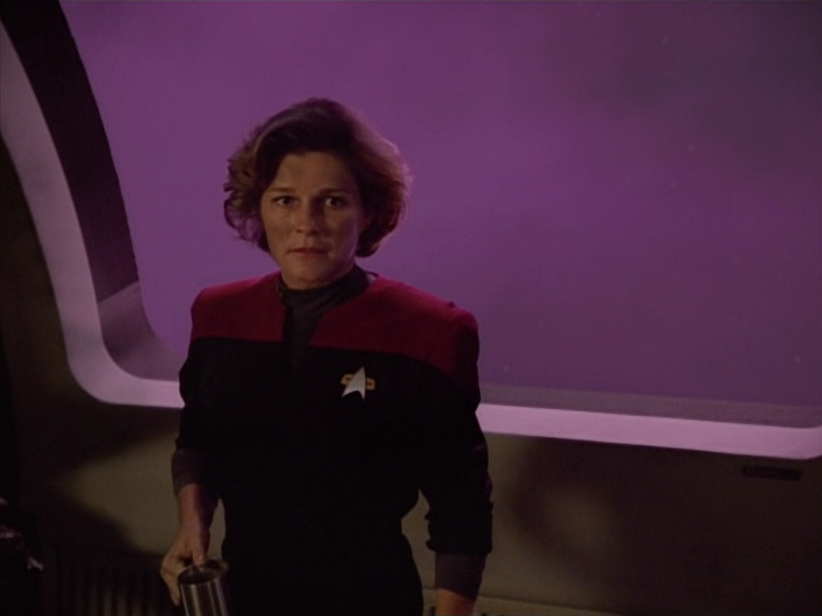 extant_StarTrek_VOY_4x09-YearOfHellPart2_01059.jpg
