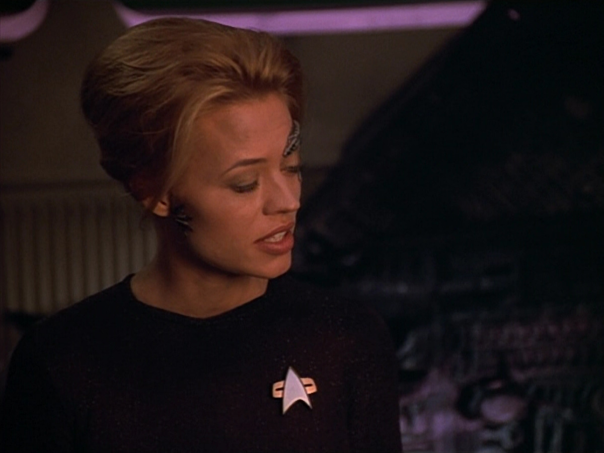 extant_StarTrek_VOY_4x09-YearOfHellPart2_01072.jpg