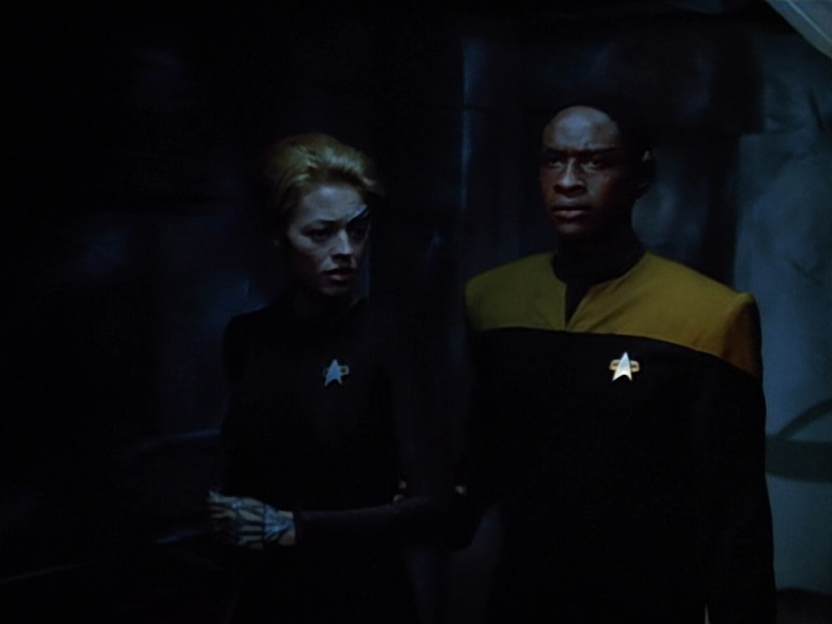 extant_StarTrek_VOY_4x09-YearOfHellPart2_01099.jpg