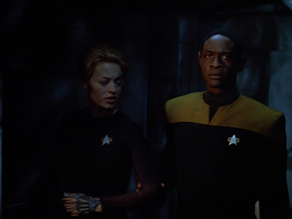 extant_StarTrek_VOY_4x09-YearOfHellPart2_01100.jpg