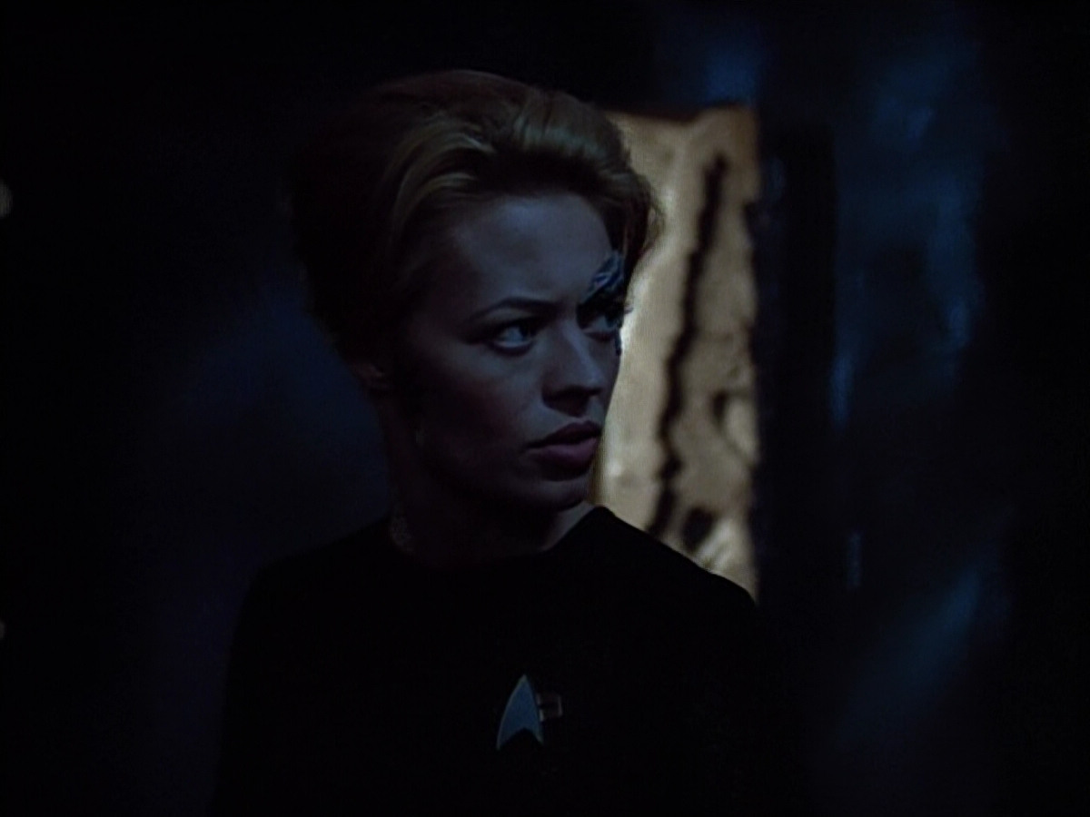 extant_StarTrek_VOY_4x09-YearOfHellPart2_01105.jpg