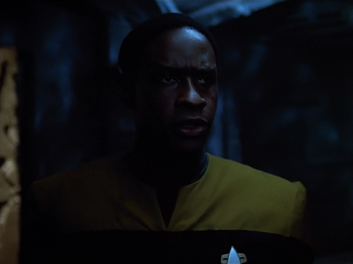 extant_StarTrek_VOY_4x09-YearOfHellPart2_01109.jpg