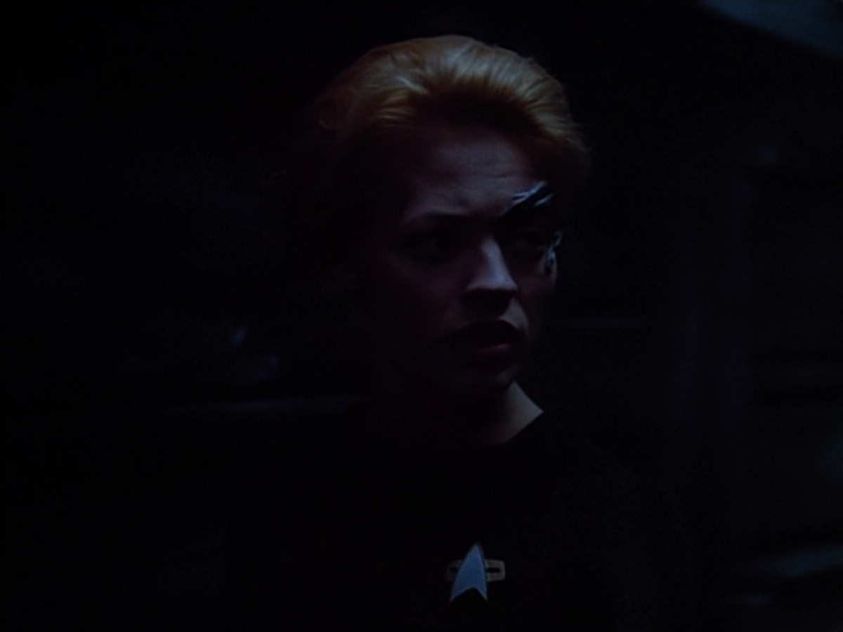 extant_StarTrek_VOY_4x09-YearOfHellPart2_01135.jpg