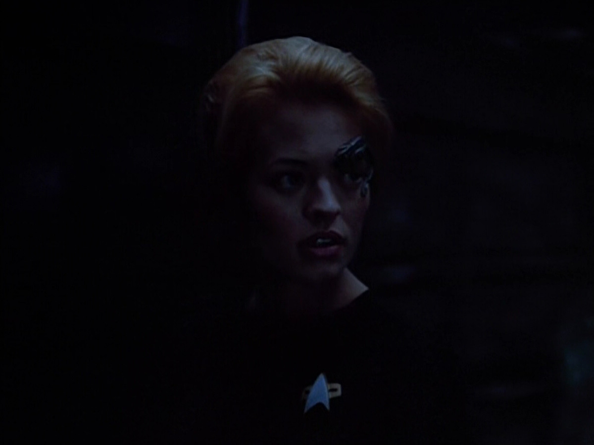 extant_StarTrek_VOY_4x09-YearOfHellPart2_01141.jpg