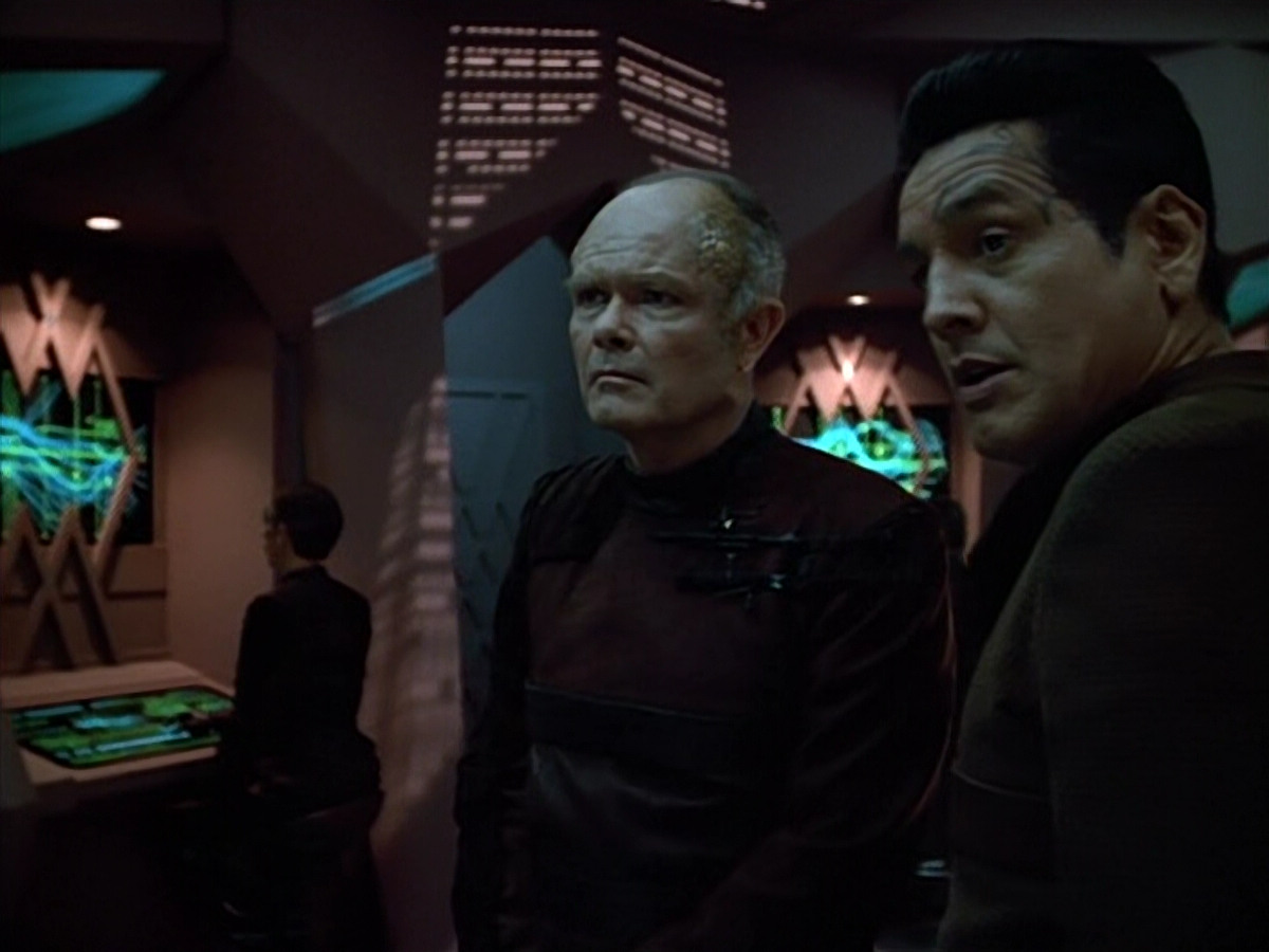 extant_StarTrek_VOY_4x09-YearOfHellPart2_01176.jpg