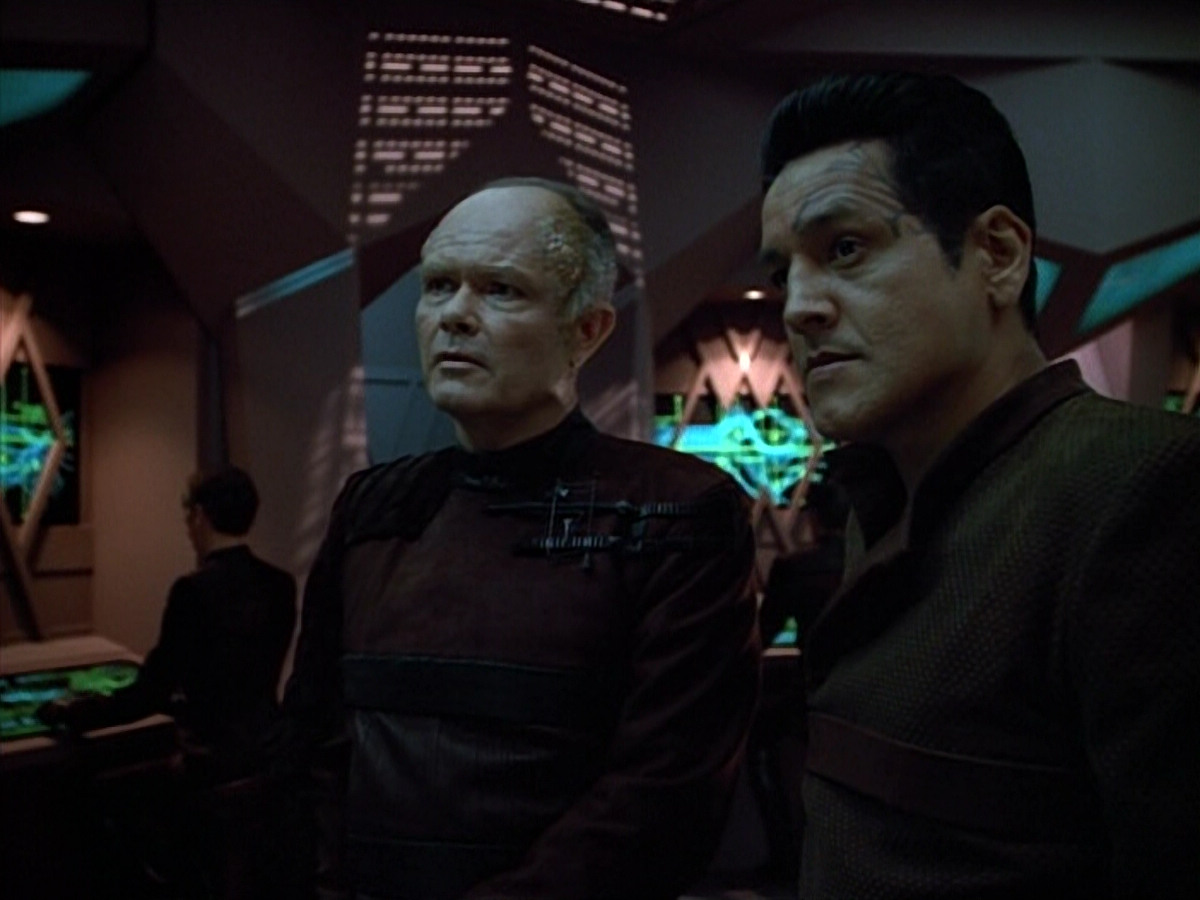 extant_StarTrek_VOY_4x09-YearOfHellPart2_01183.jpg