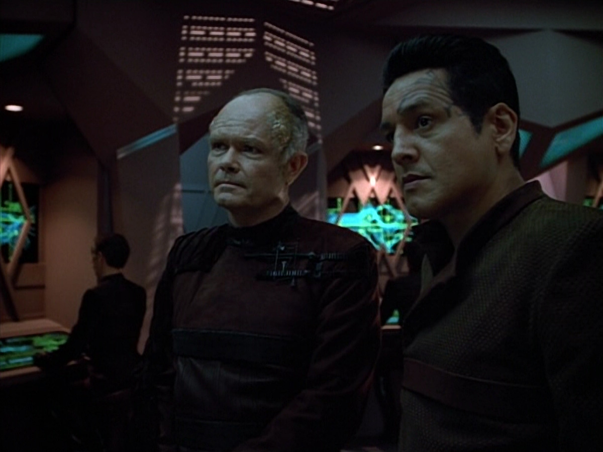 extant_StarTrek_VOY_4x09-YearOfHellPart2_01187.jpg