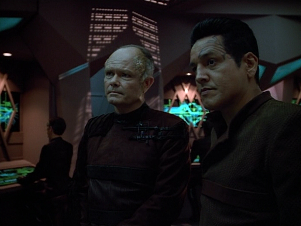 extant_StarTrek_VOY_4x09-YearOfHellPart2_01188.jpg