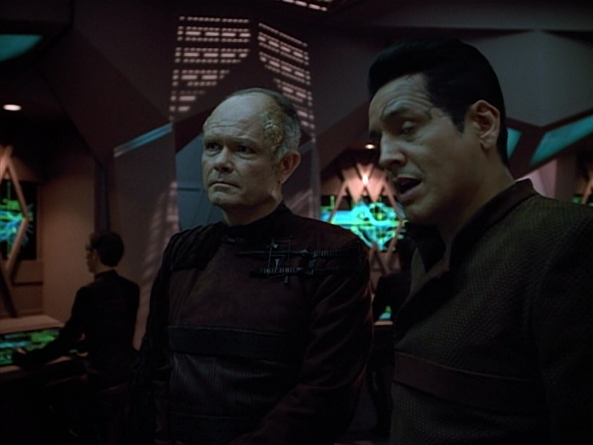 extant_StarTrek_VOY_4x09-YearOfHellPart2_01192.jpg