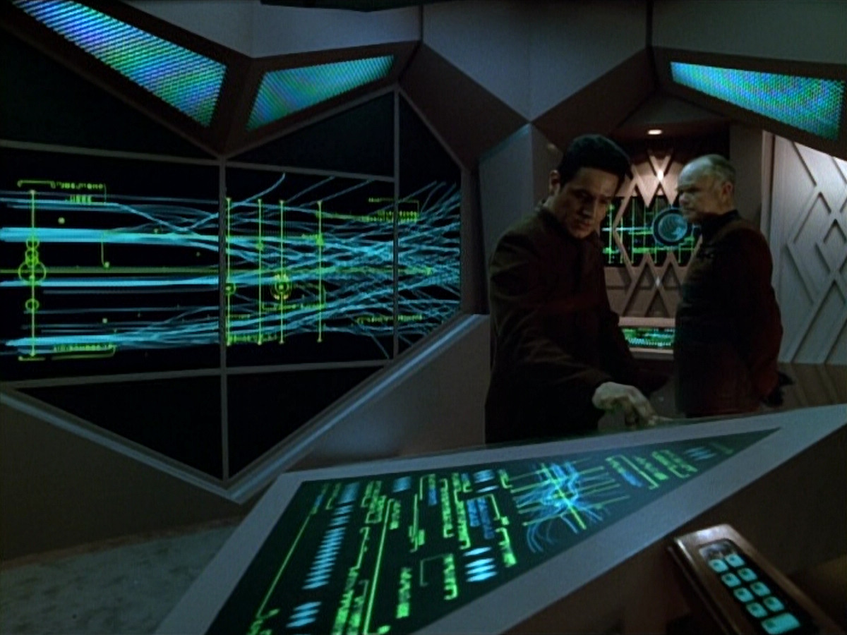 extant_StarTrek_VOY_4x09-YearOfHellPart2_01203.jpg
