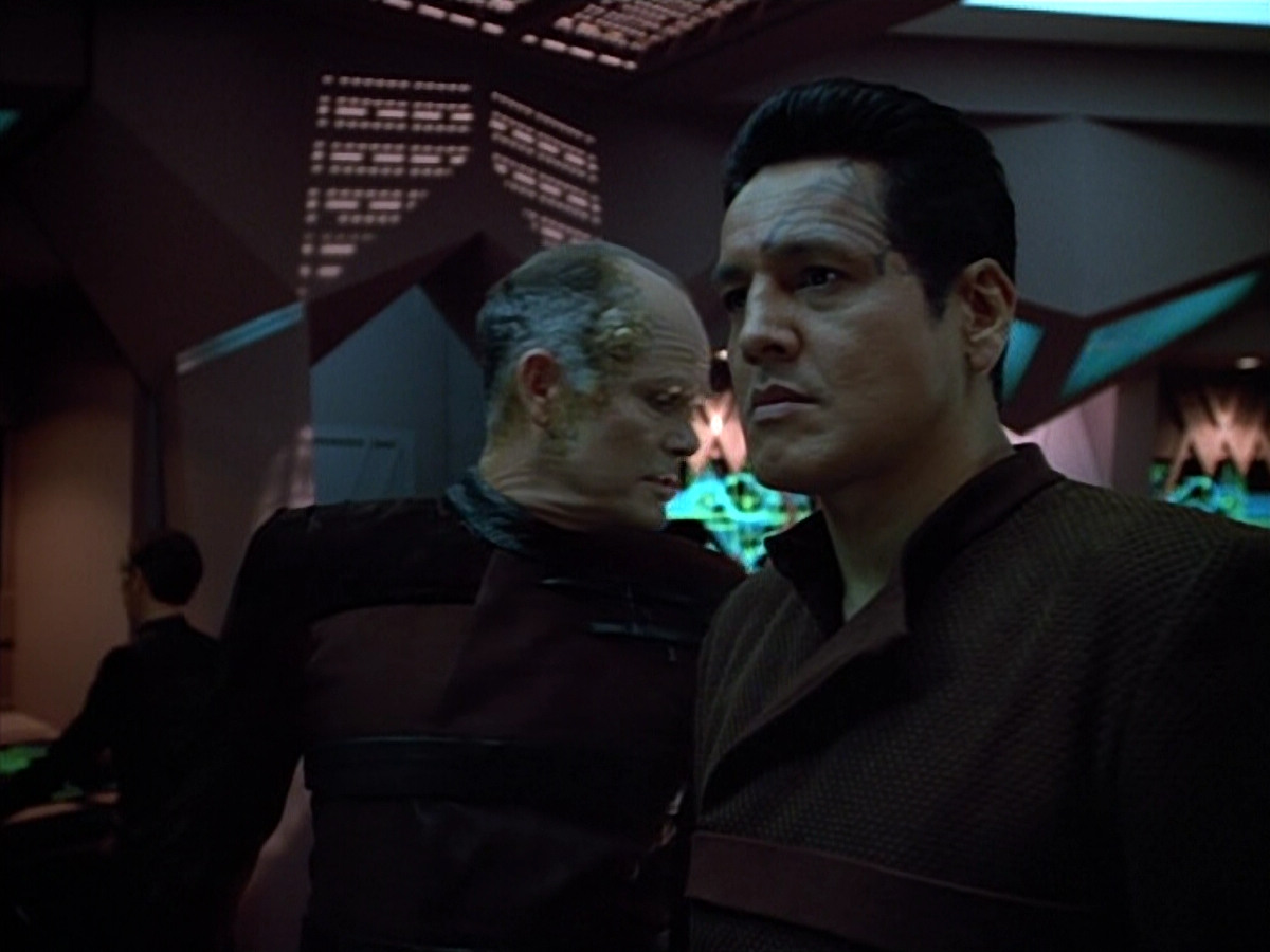 extant_StarTrek_VOY_4x09-YearOfHellPart2_01232.jpg