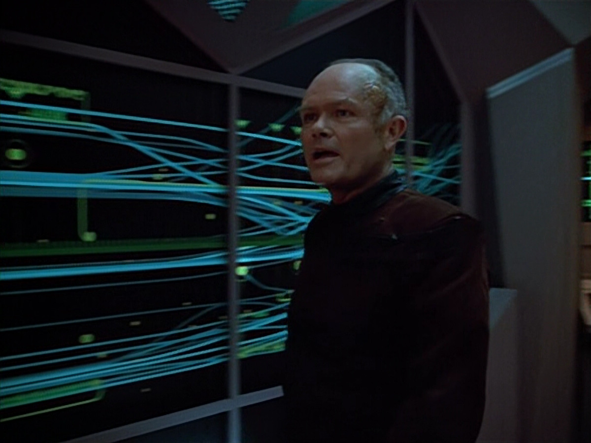 extant_StarTrek_VOY_4x09-YearOfHellPart2_01251.jpg