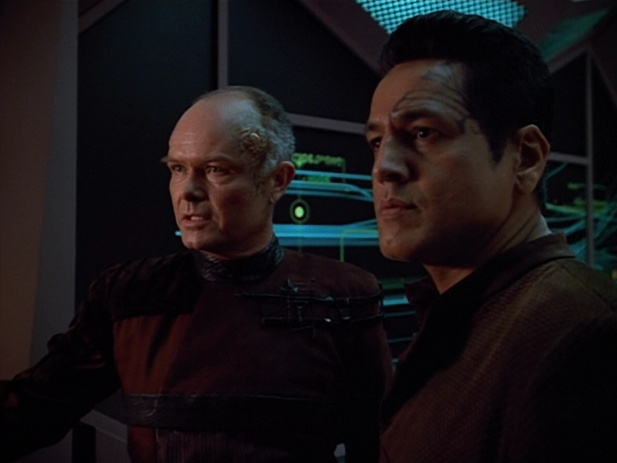 extant_StarTrek_VOY_4x09-YearOfHellPart2_01259.jpg
