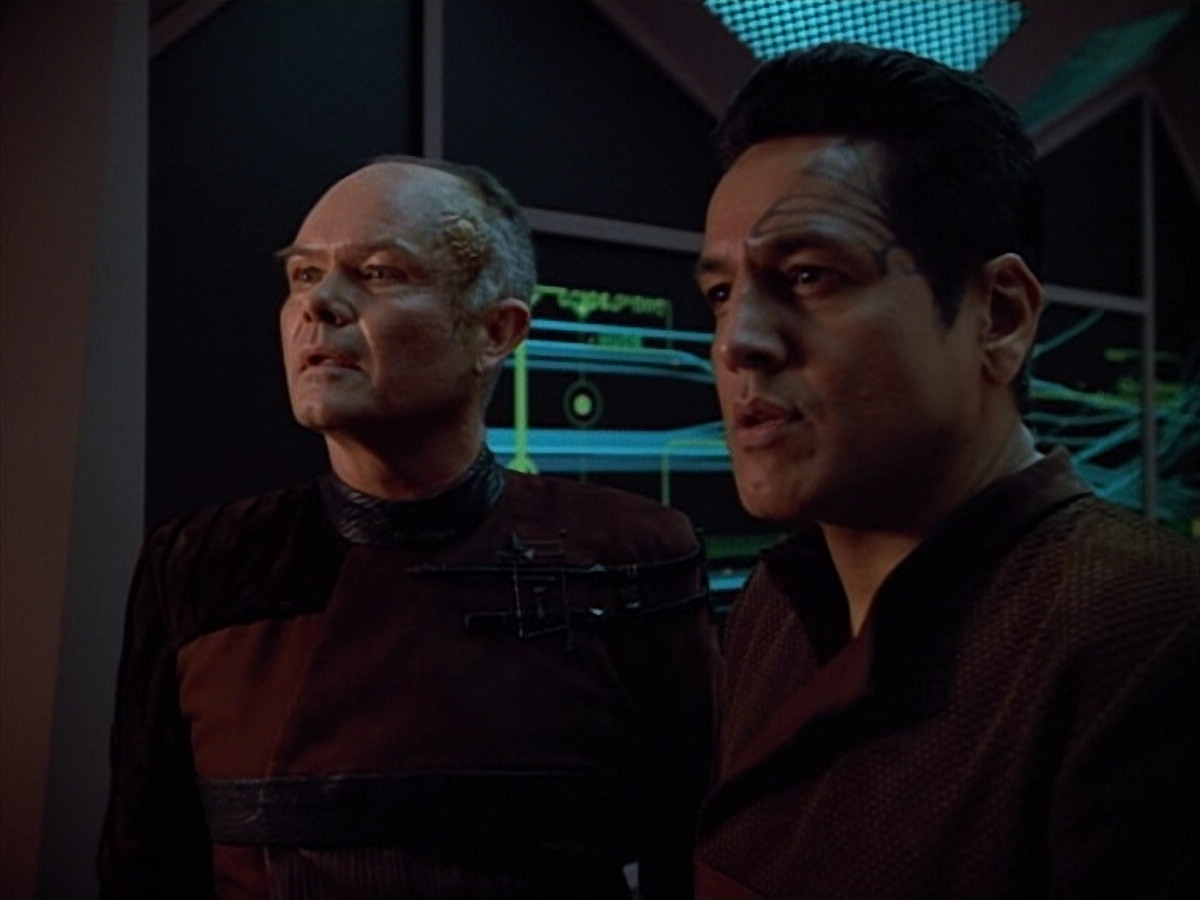 extant_StarTrek_VOY_4x09-YearOfHellPart2_01276.jpg
