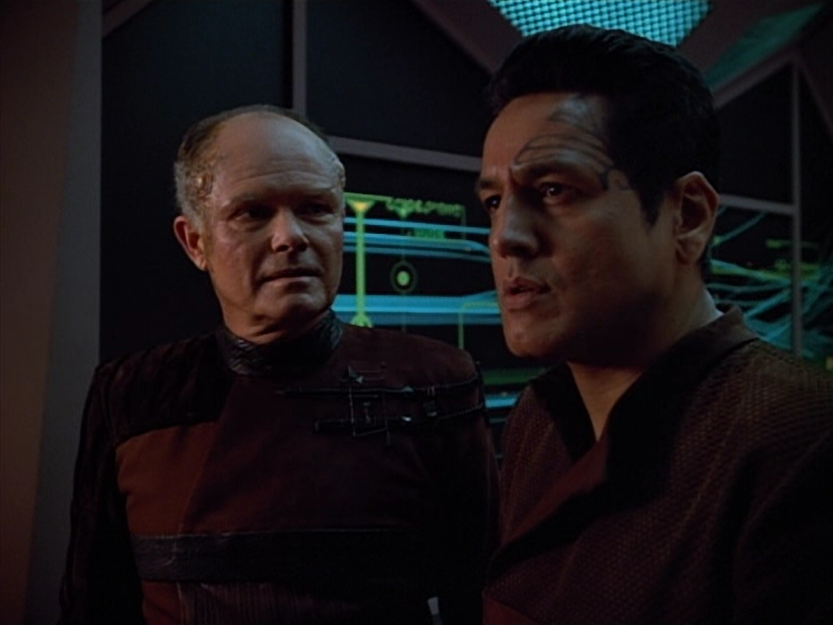 extant_StarTrek_VOY_4x09-YearOfHellPart2_01281.jpg