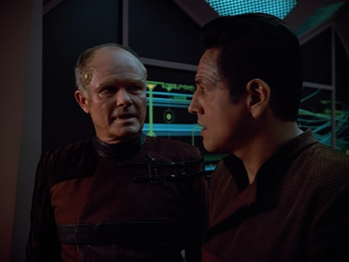 extant_StarTrek_VOY_4x09-YearOfHellPart2_01283.jpg